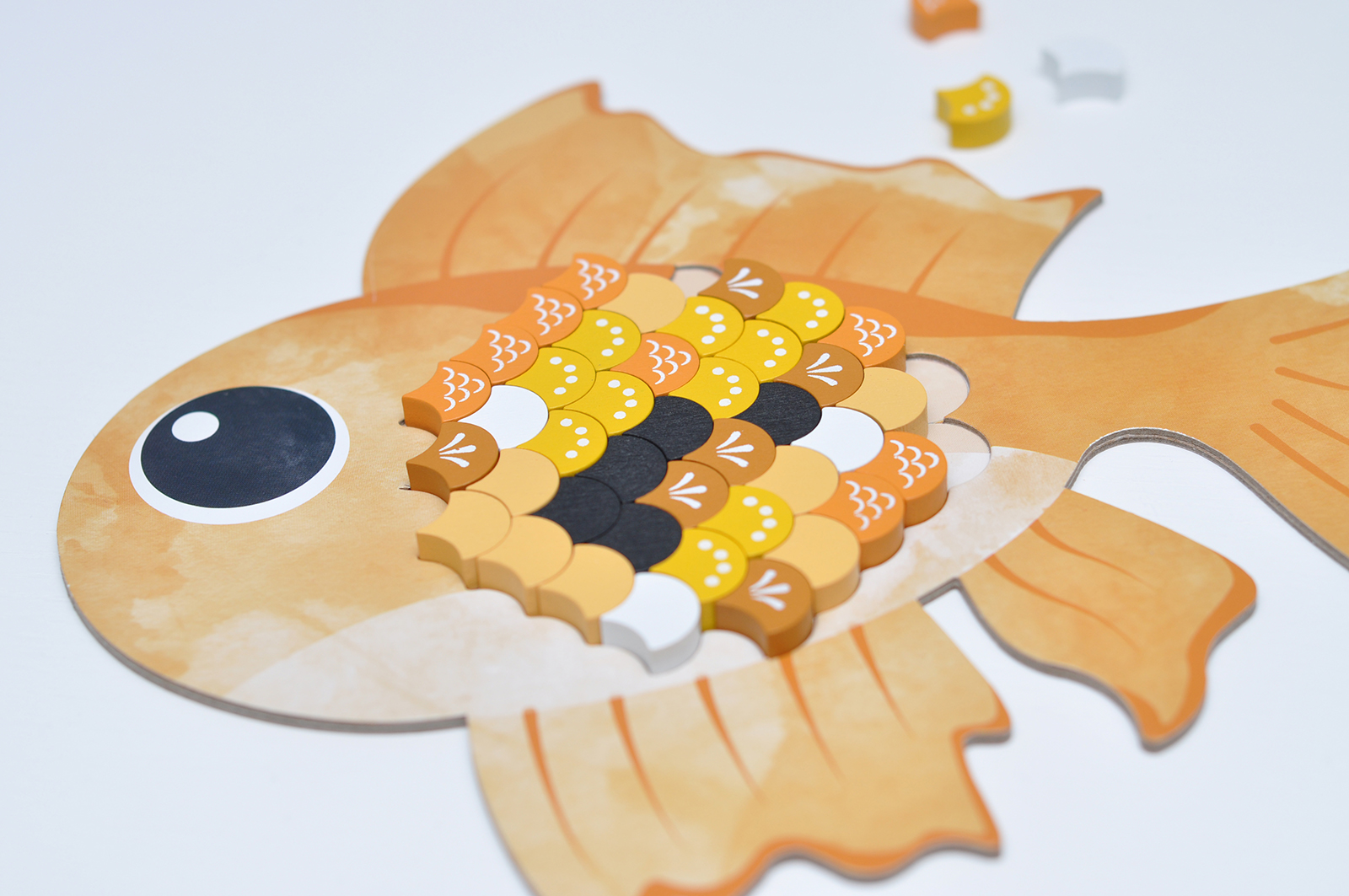 https://lastnightgames.com/games/the-finest-fish/images/light-orange-fish-board.jpg